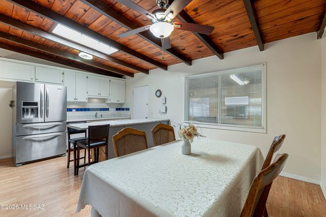 2861 N Swan Road, Tucson, AZ 85712
