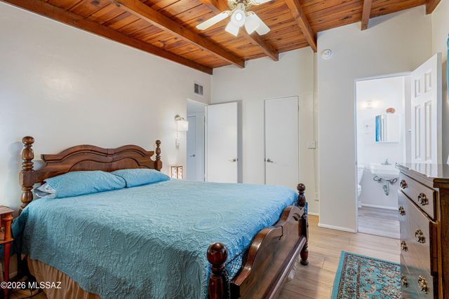 2861 N Swan Road, Tucson, AZ 85712