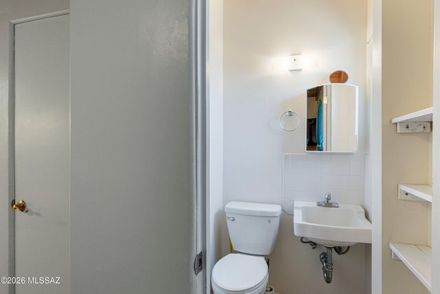 2861 N Swan Road, Tucson, AZ 85712