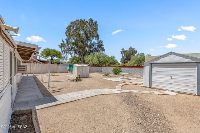 2861 N Swan Road, Tucson, AZ 85712