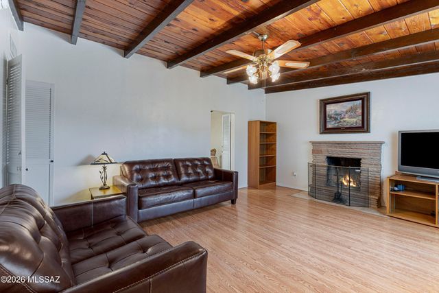 2861 N Swan Road, Tucson, AZ 85712
