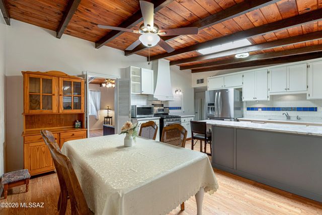 2861 N Swan Road, Tucson, AZ 85712