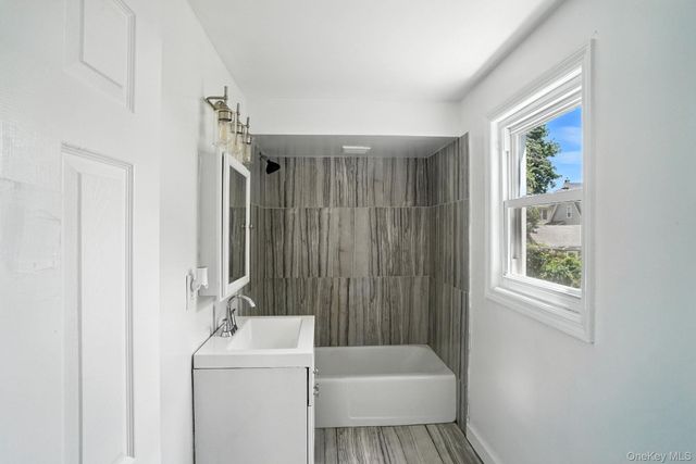 71 Commonwealth Avenue, Middletown, NY 10940