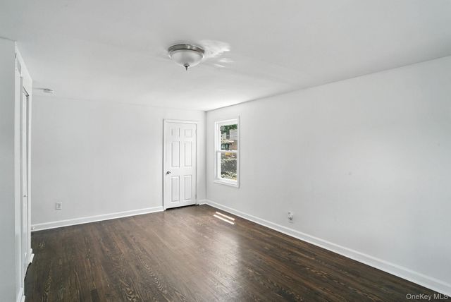 71 Commonwealth Avenue, Middletown, NY 10940