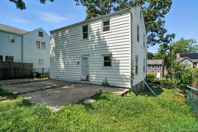 71 Commonwealth Avenue, Middletown, NY 10940