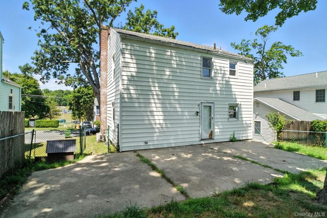 71 Commonwealth Avenue, Middletown, NY 10940