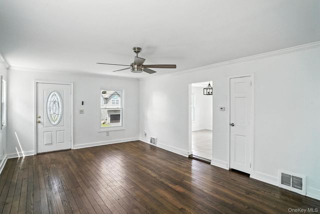 71 Commonwealth Avenue, Middletown, NY 10940