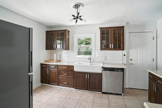 71 Commonwealth Avenue, Middletown, NY 10940