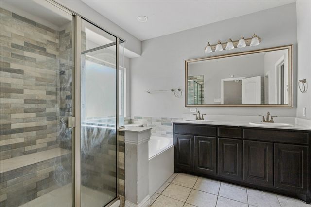 105 Finlee Lane, Red Oak, TX 75154