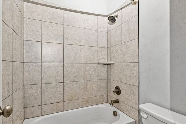 105 Finlee Lane, Red Oak, TX 75154