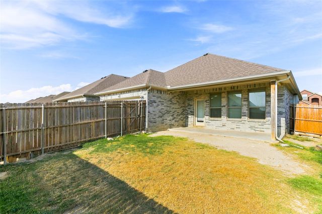 105 Finlee Lane, Red Oak, TX 75154