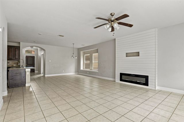 105 Finlee Lane, Red Oak, TX 75154