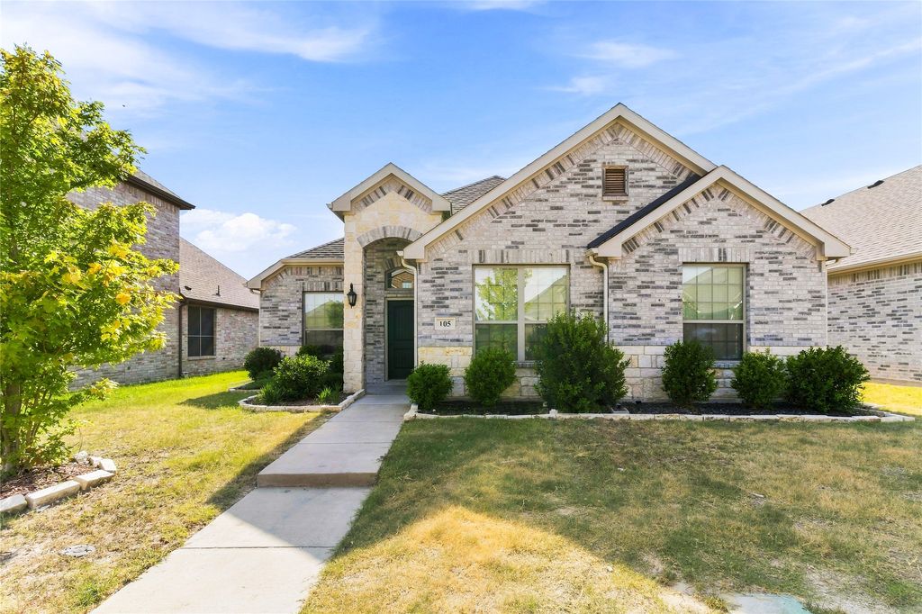 105 Finlee Lane, Red Oak, TX 75154
