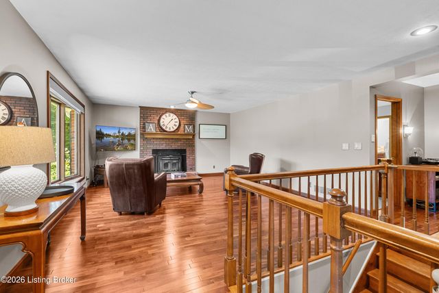 8215 Arnoldtown Rd, Louisville, KY 40214