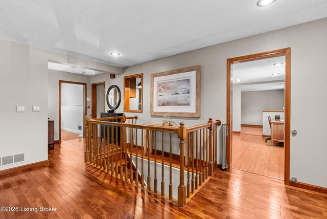 8215 Arnoldtown Rd, Louisville, KY 40214
