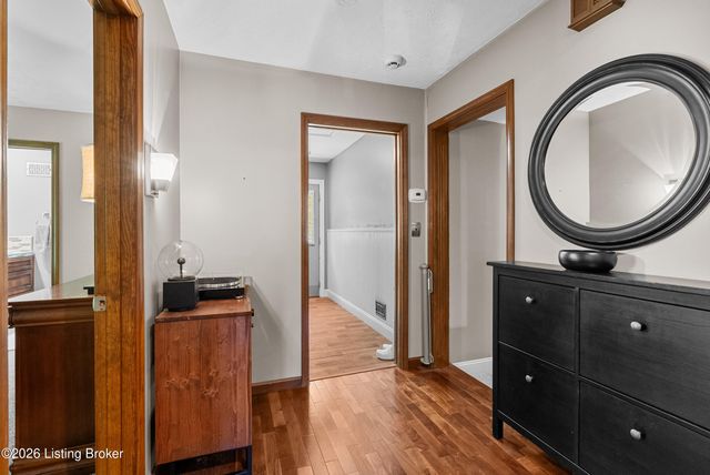 8215 Arnoldtown Rd, Louisville, KY 40214
