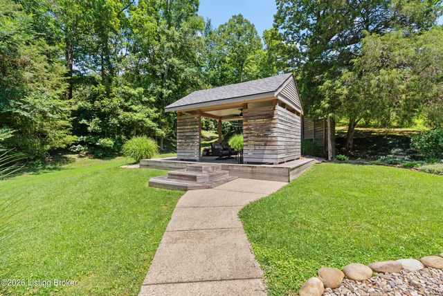 8215 Arnoldtown Rd, Louisville, KY 40214