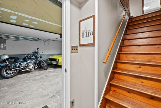 8215 Arnoldtown Rd, Louisville, KY 40214