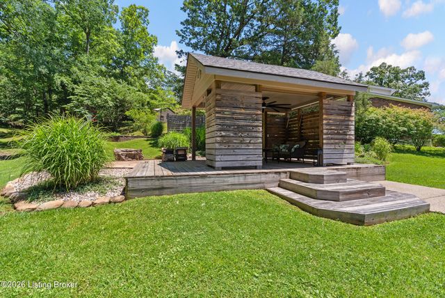 8215 Arnoldtown Rd, Louisville, KY 40214