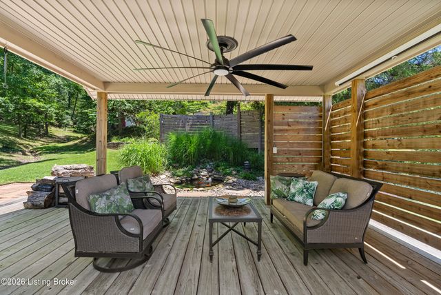 8215 Arnoldtown Rd, Louisville, KY 40214