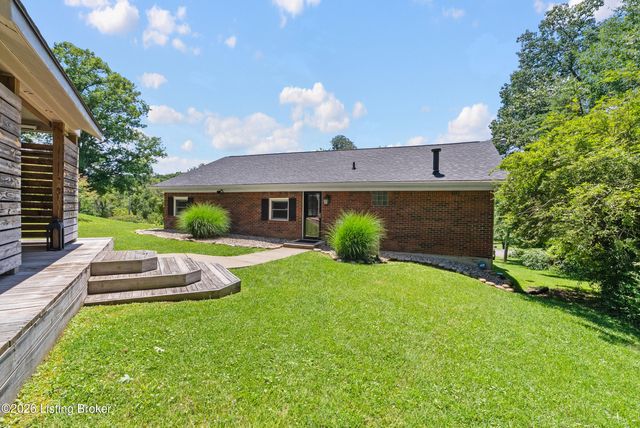 8215 Arnoldtown Rd, Louisville, KY 40214