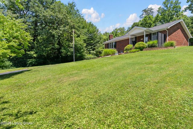 8215 Arnoldtown Rd, Louisville, KY 40214