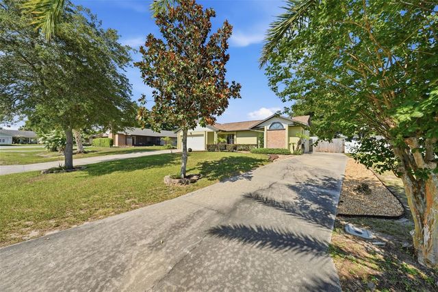103 RIDGECREST DRIVE, Eustis, FL 32726