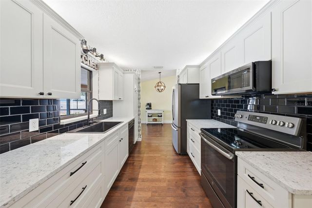 103 RIDGECREST DRIVE, Eustis, FL 32726