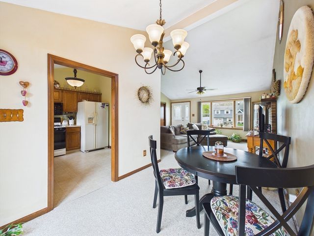 18 Duke St, Somerset, MA 02726