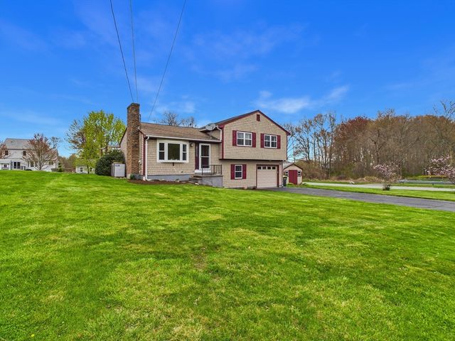 18 Duke St, Somerset, MA 02726
