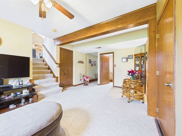 18 Duke St, Somerset, MA 02726