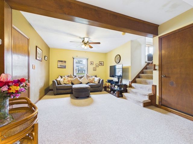 18 Duke St, Somerset, MA 02726