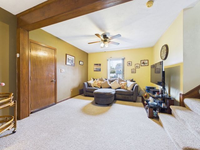 18 Duke St, Somerset, MA 02726