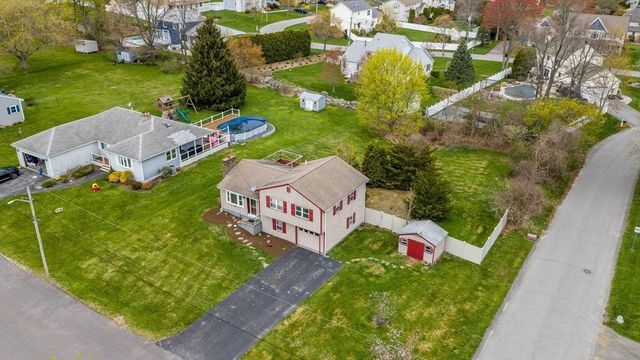 18 Duke St, Somerset, MA 02726