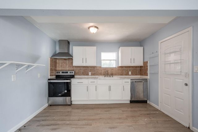 288 County Road 3316b, Cleveland, TX 77327