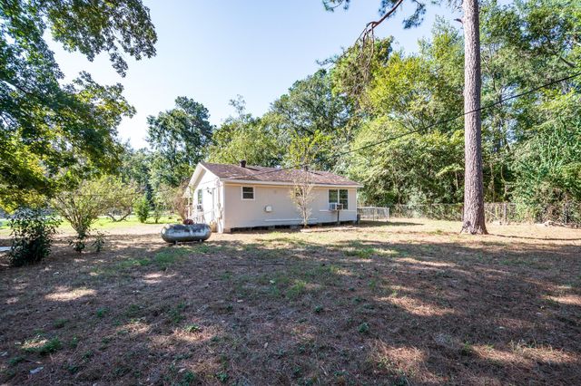 288 County Road 3316b, Cleveland, TX 77327