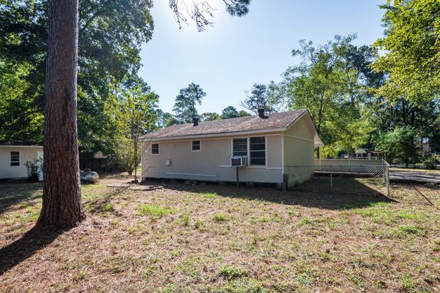 288 County Road 3316b, Cleveland, TX 77327