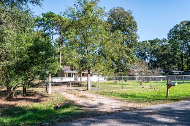 288 County Road 3316b, Cleveland, TX 77327