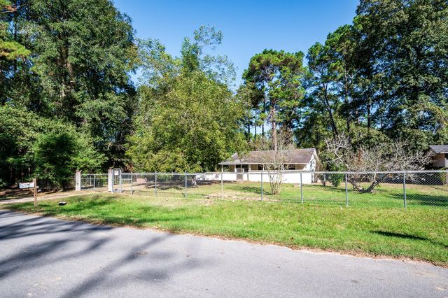 288 County Road 3316b, Cleveland, TX 77327