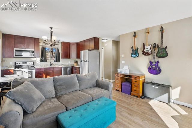 11 Valley Circle, Guffey, CO 80820