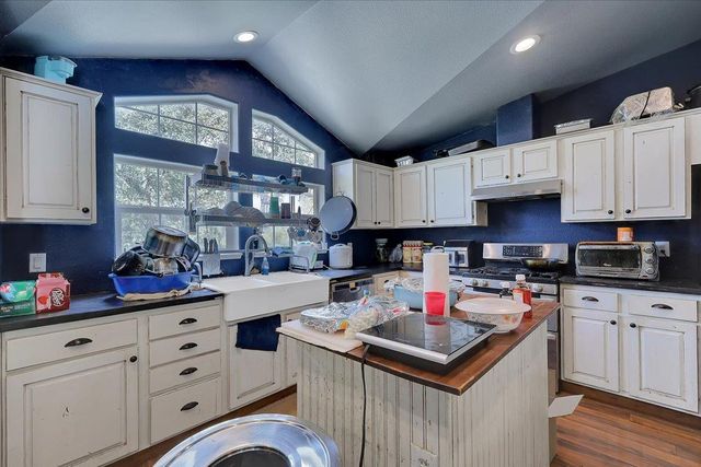 10268 Peoria Rd, Browns Valley, CA 95918