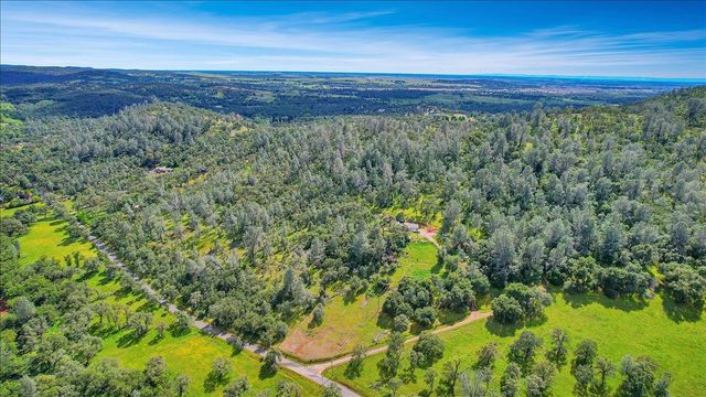 10268 Peoria Rd, Browns Valley, CA 95918