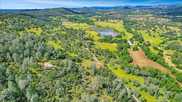 10268 Peoria Rd, Browns Valley, CA 95918