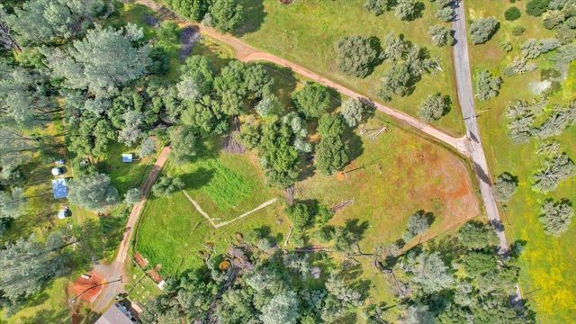 10268 Peoria Rd, Browns Valley, CA 95918