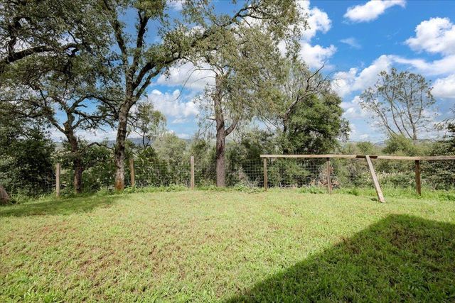 10268 Peoria Rd, Browns Valley, CA 95918