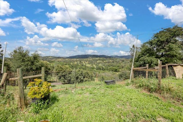 10268 Peoria Rd, Browns Valley, CA 95918