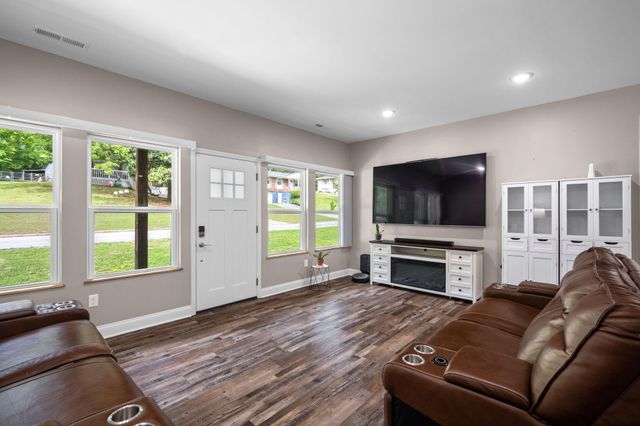 2378 Glengerrie Drive, Soddy Daisy, TN 37379