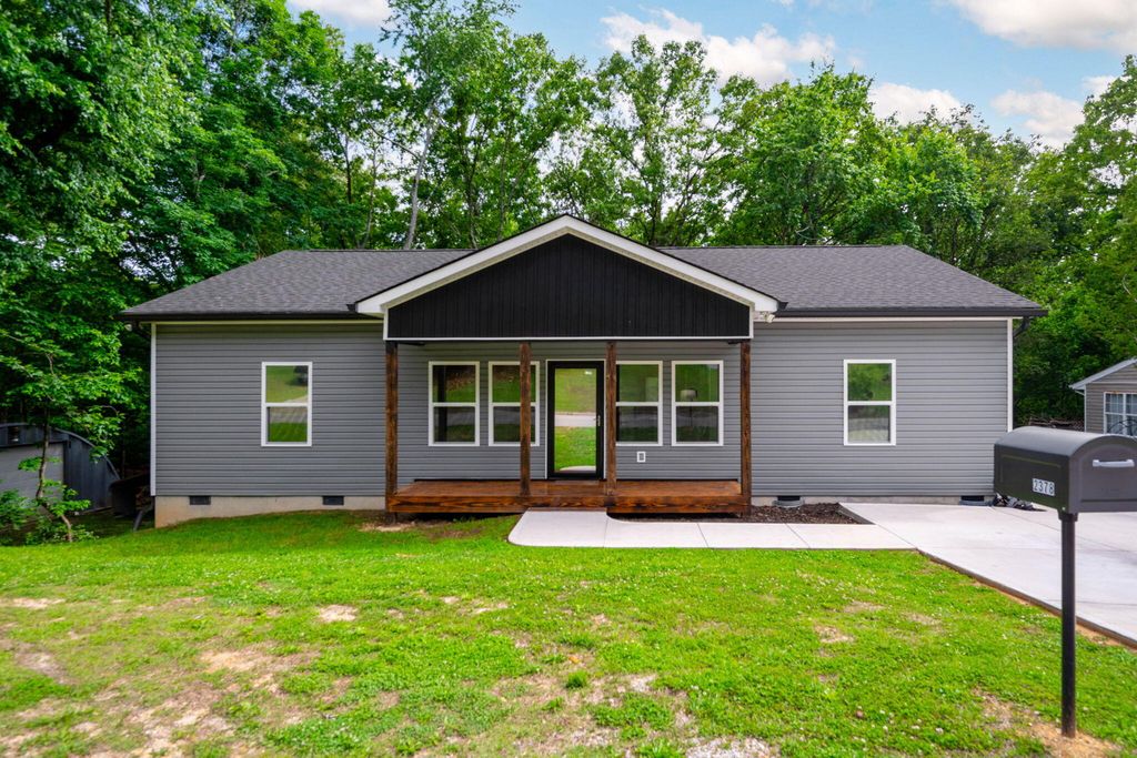 2378 Glengerrie Drive, Soddy Daisy, TN 37379
