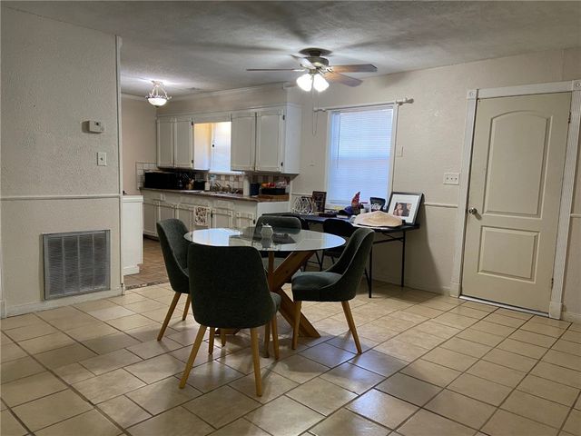 2102 Suarez St, Alice, TX 78332