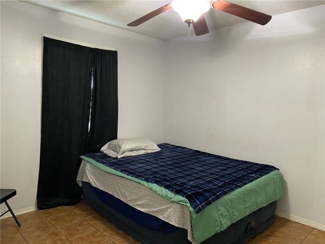 2102 Suarez St, Alice, TX 78332